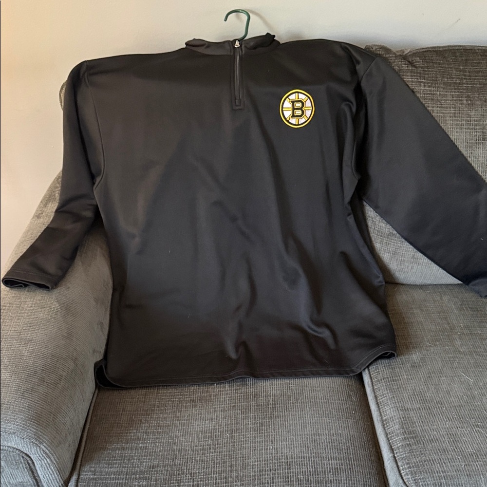 Boston Bruins quarter zip Majestic Black Pullover with Gold Logo